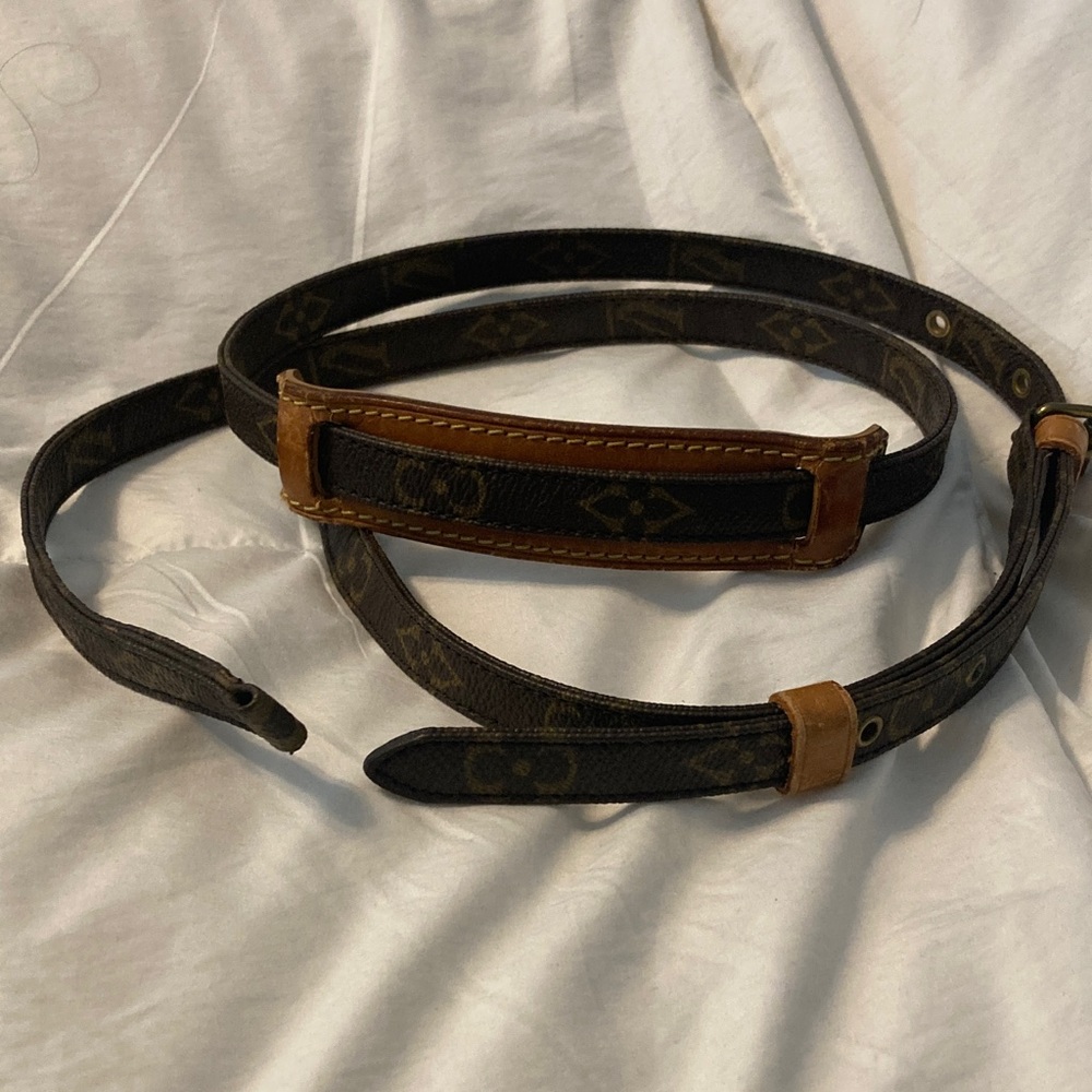 Louis Vuitton bag - strap